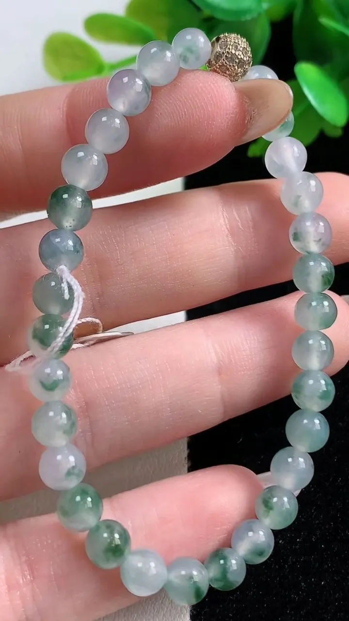 天然A货翡翠种飘花圆珠手串，尺寸5.4-30颗，重量:9.00g10月30日
工厂直销收藏佳品,种好水足，色泽均匀，有种有色，上手高大气！