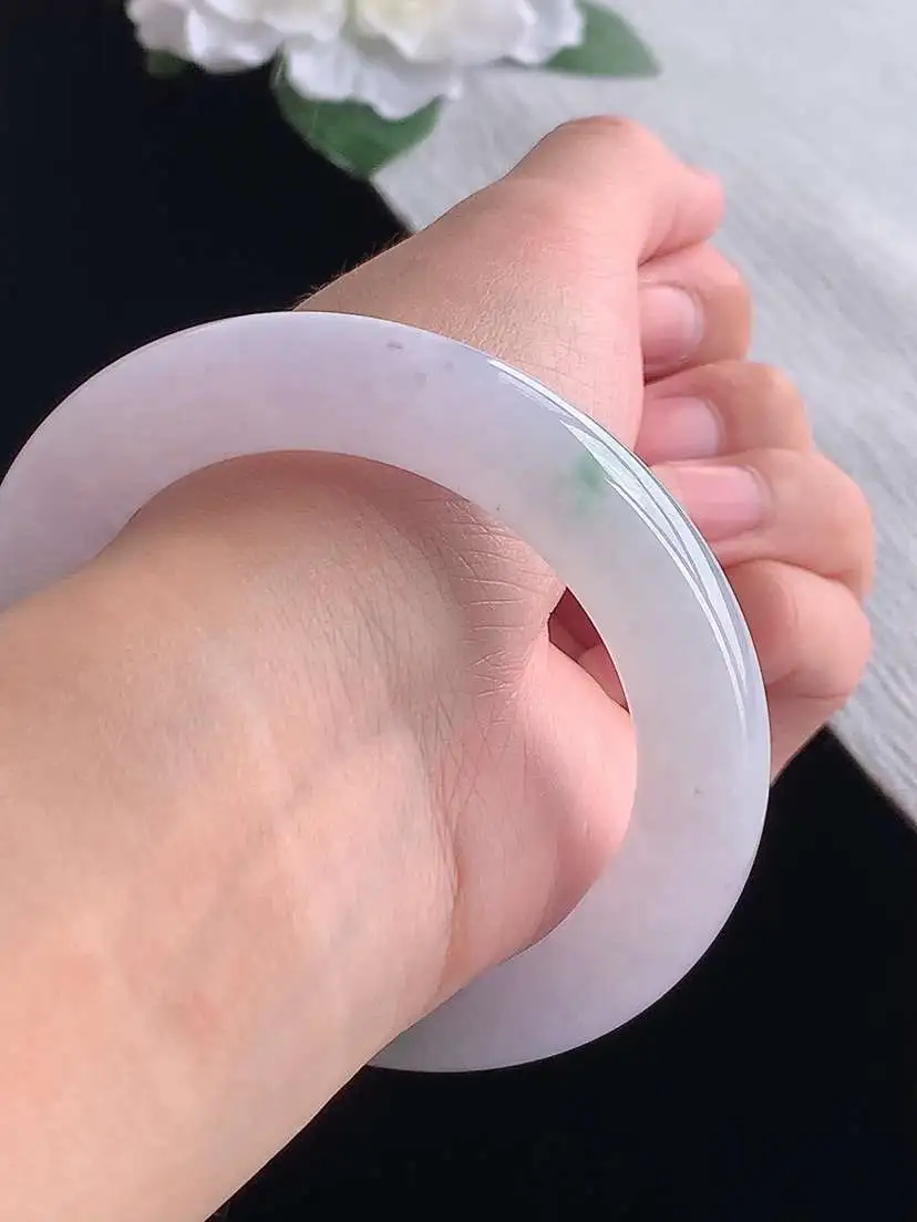 a货翡翠老坑冰种春带彩紫罗兰飘绿胖圆条手镯54-55圈口  尺寸54.6×11.8mm 重量76.2