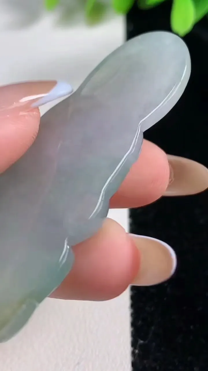 天然A货翡翠普贤菩萨吊坠，尺寸59-27-6，重:18.90g
10月30日