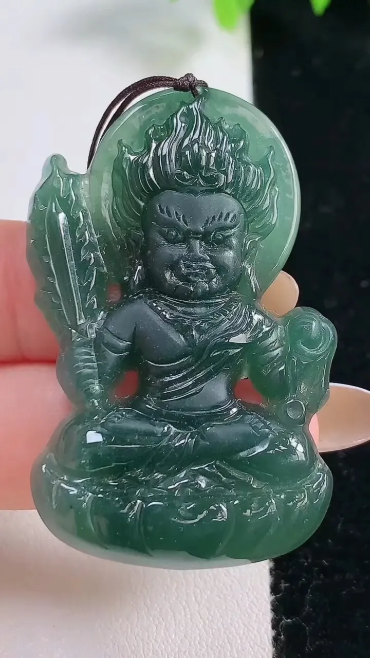 天然A货翡翠蓝水不动明王吊坠，尺寸50-29-5.2，重量:14.29g
10月30日