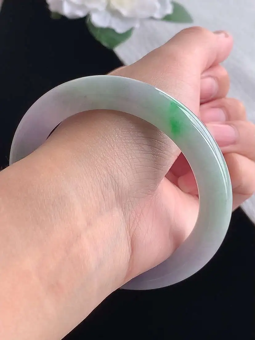 a货翡翠老坑冰种春带彩紫罗兰飘绿圆条手镯57-58圈口 尺寸57×10mm 重量58.67g 1028