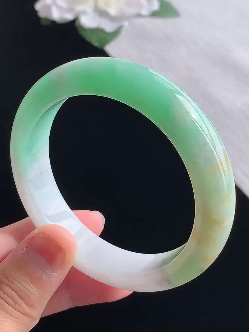 a货翡翠老坑冰种黄加绿双彩正装正圈手镯55-56圈口 尺寸55.3×13×8.8mm 重量63.03