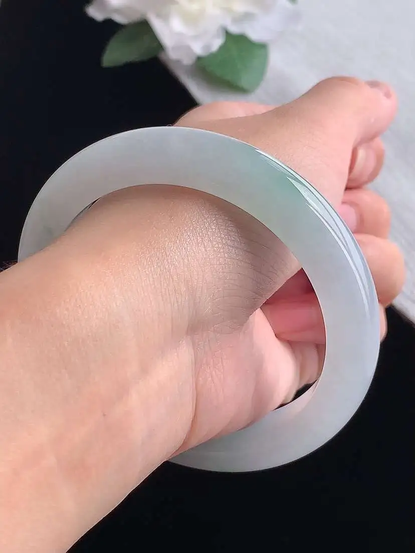 a货翡翠老坑冰种飘花厚装正装正圈手镯59-60大圈口 尺寸59.8×12×9.2mm 重量70.60g 1029