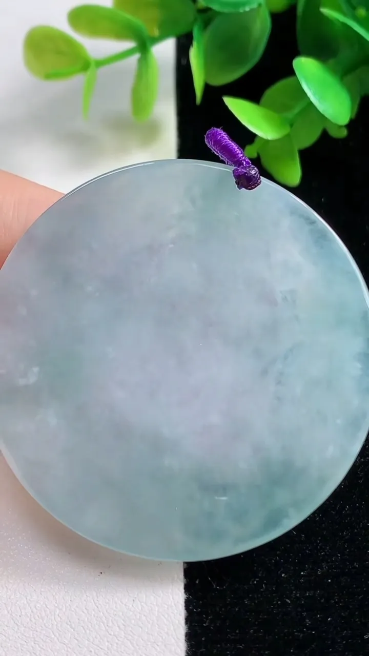 天然A货翡翠财神爷吊坠，尺寸51.2-6，重量:31.88g
10月30日