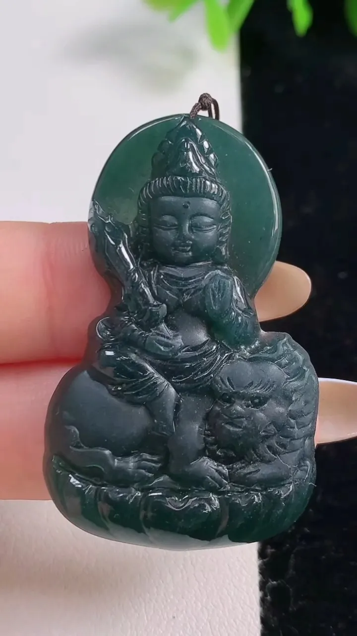天然A货翡翠蓝水文殊菩萨吊坠，尺寸47.2-30.3-5.8，重量:13.57g
10月30日