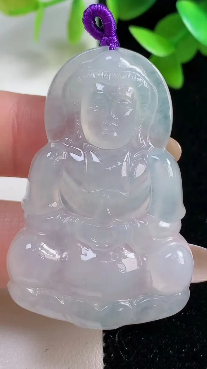 天然A货翡翠观音菩萨吊坠，尺寸48.6-32.8-5.9，重量:15.91g
10月30日