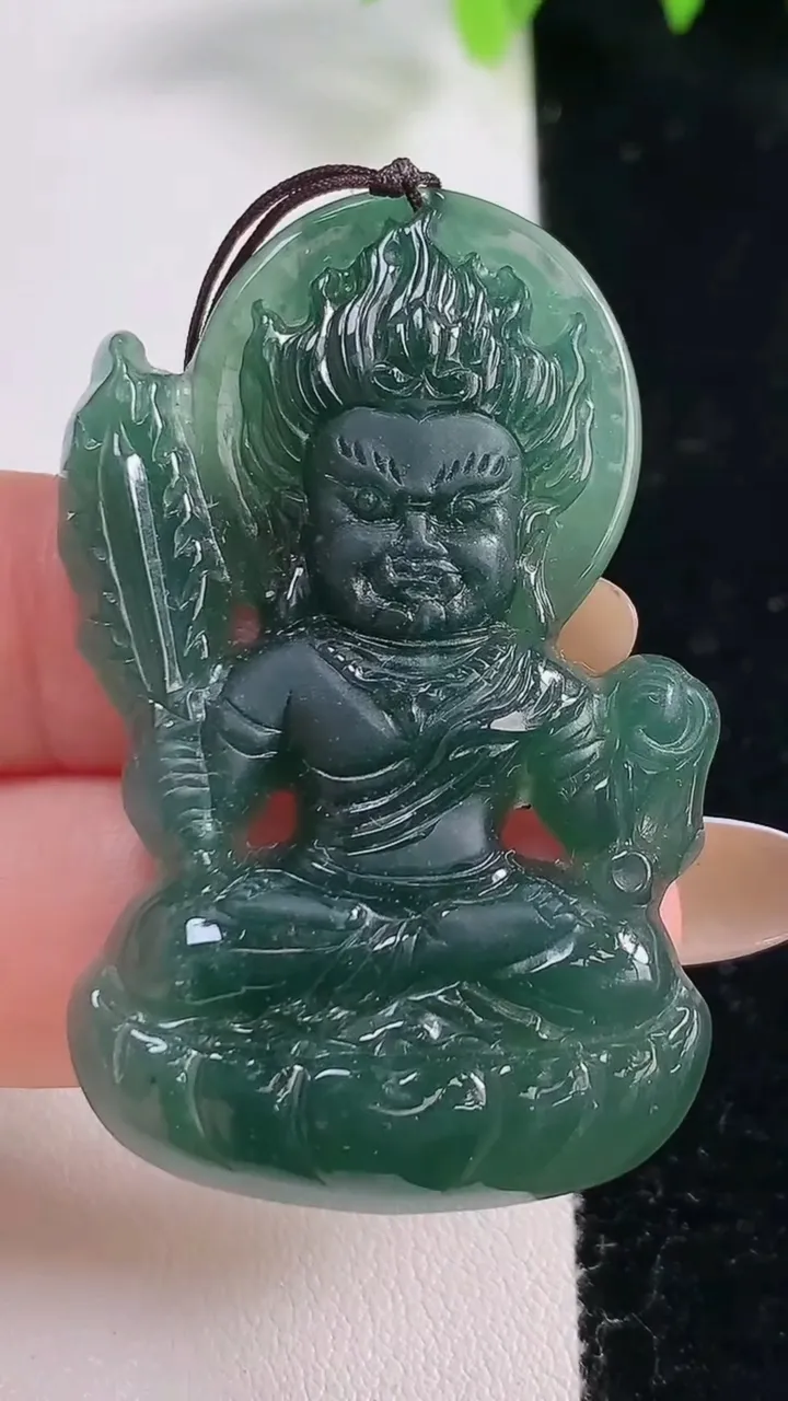 天然A货翡翠蓝水不动明王吊坠，尺寸50-29-5.2，重量:14.29g
10月30日