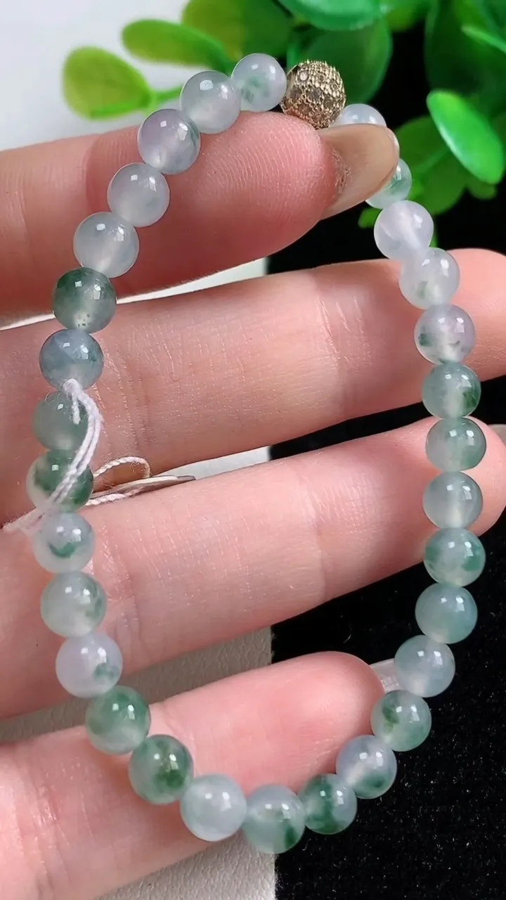 天然A货翡翠种飘花圆珠手串，尺寸5.4-30颗，重量:9.00g10月30日
工厂直销收藏佳品,种好水足，色泽均匀，有种有色，上手高大气！