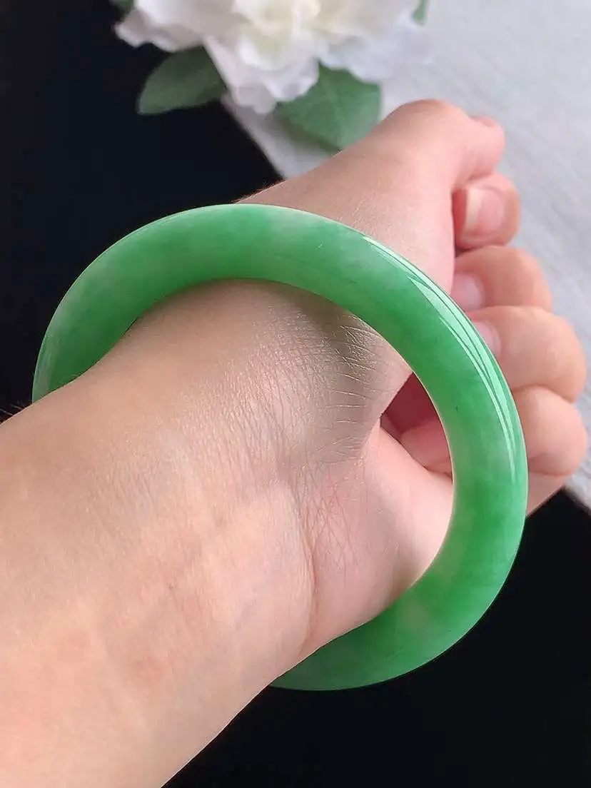 a货翡翠老坑冰种满绿圆条手镯56-57圈口 尺寸56.3×10.5mm 重量59.62g 1029