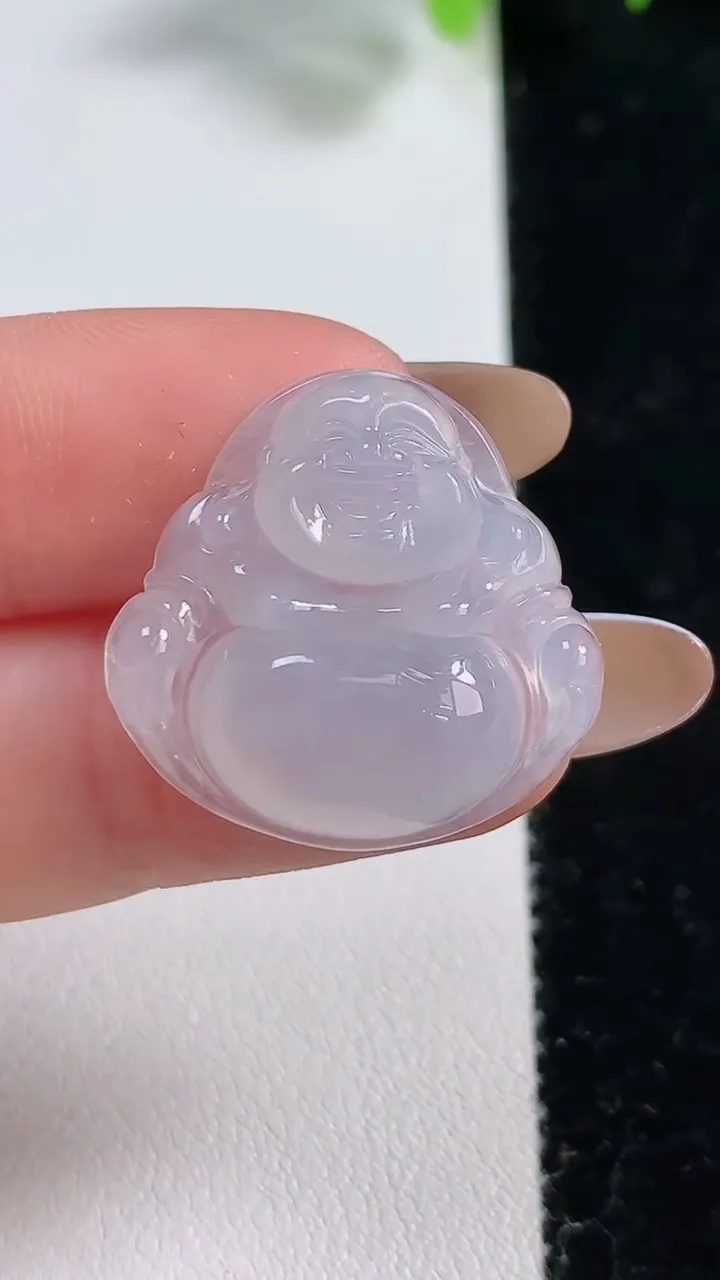 天然A货翡翠佛公吊坠，尺寸23.7-24-5.6，重量:4.77g
10月30日