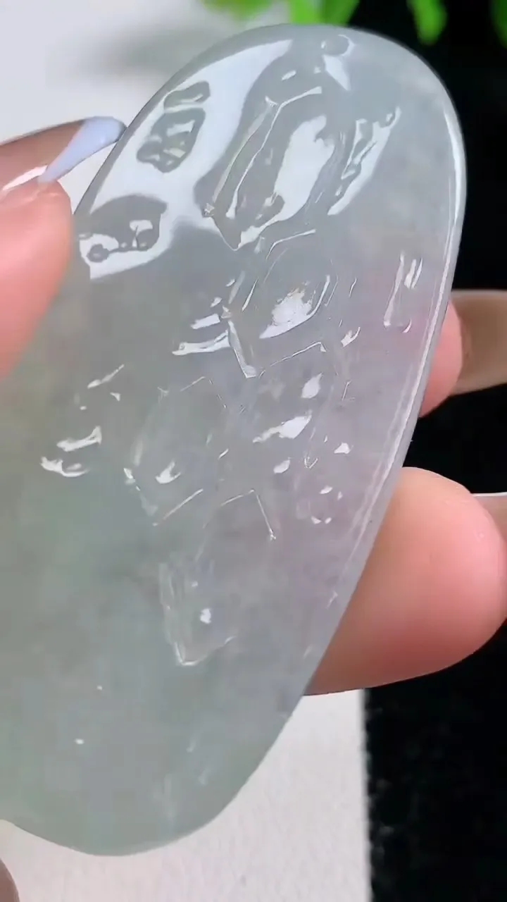 天然A货翡翠悟道吊坠，尺寸57.8-26.2-8，重量:24.21g
10月30日