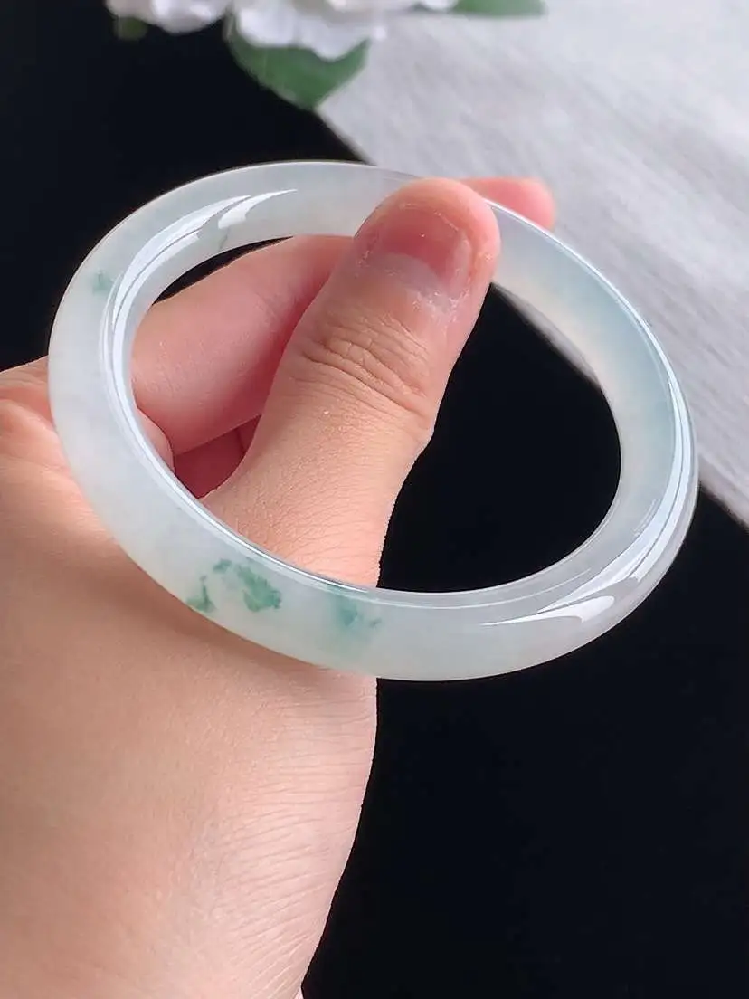 a货翡翠老坑冰种飘花圆条手镯55-56圈口 尺寸55.6×8.5mm 重量38.43g 1028