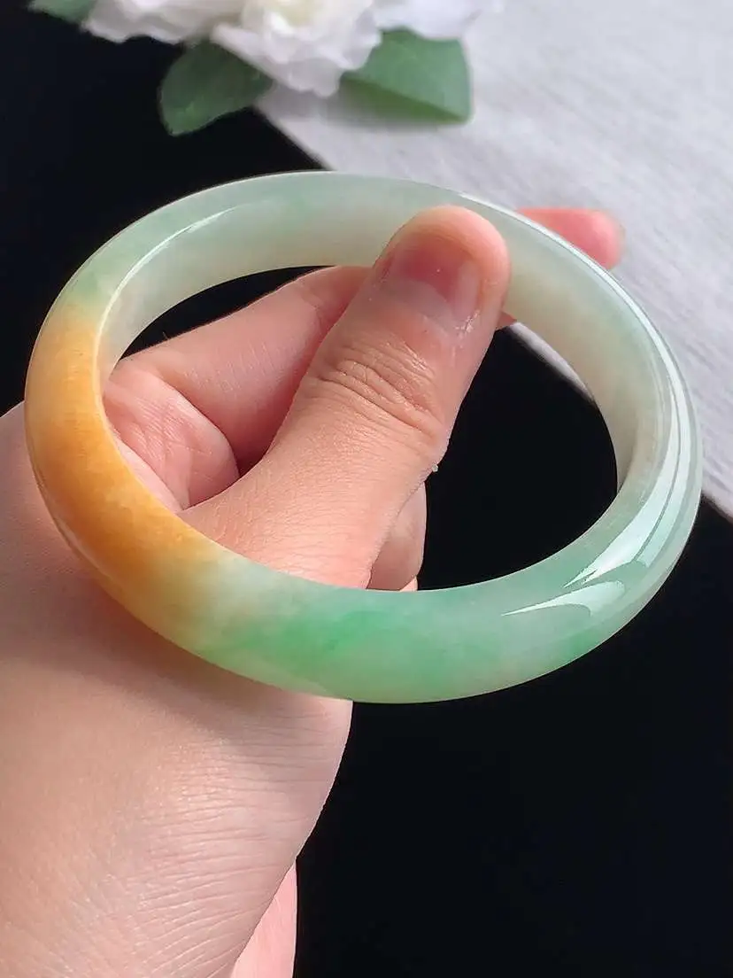 a货翡翠老坑冰种黄加绿双彩正装正圈手镯59-60大圈口  尺寸59.8×12×8mm 重量61.92g 1029