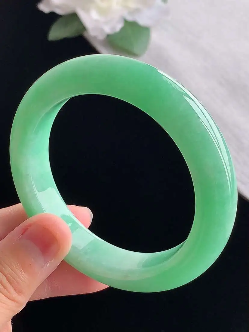 a货翡翠老坑冰种满绿厚装正装正圈手镯54-55圈口 尺寸54.8×12×9.5mm 重量68.43g