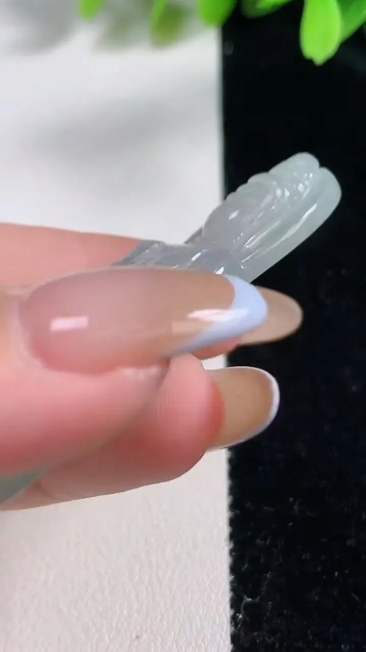 天然A货翡翠普贤菩萨吊坠，尺寸59-27-6，重:18.90g
10月30日