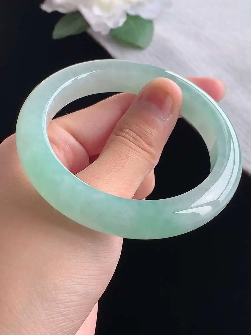 a货翡翠老坑冰种晴绿正装正圈手镯56-57圈口  尺寸56.5×11.3×9.3mm 重量62.35g 1029