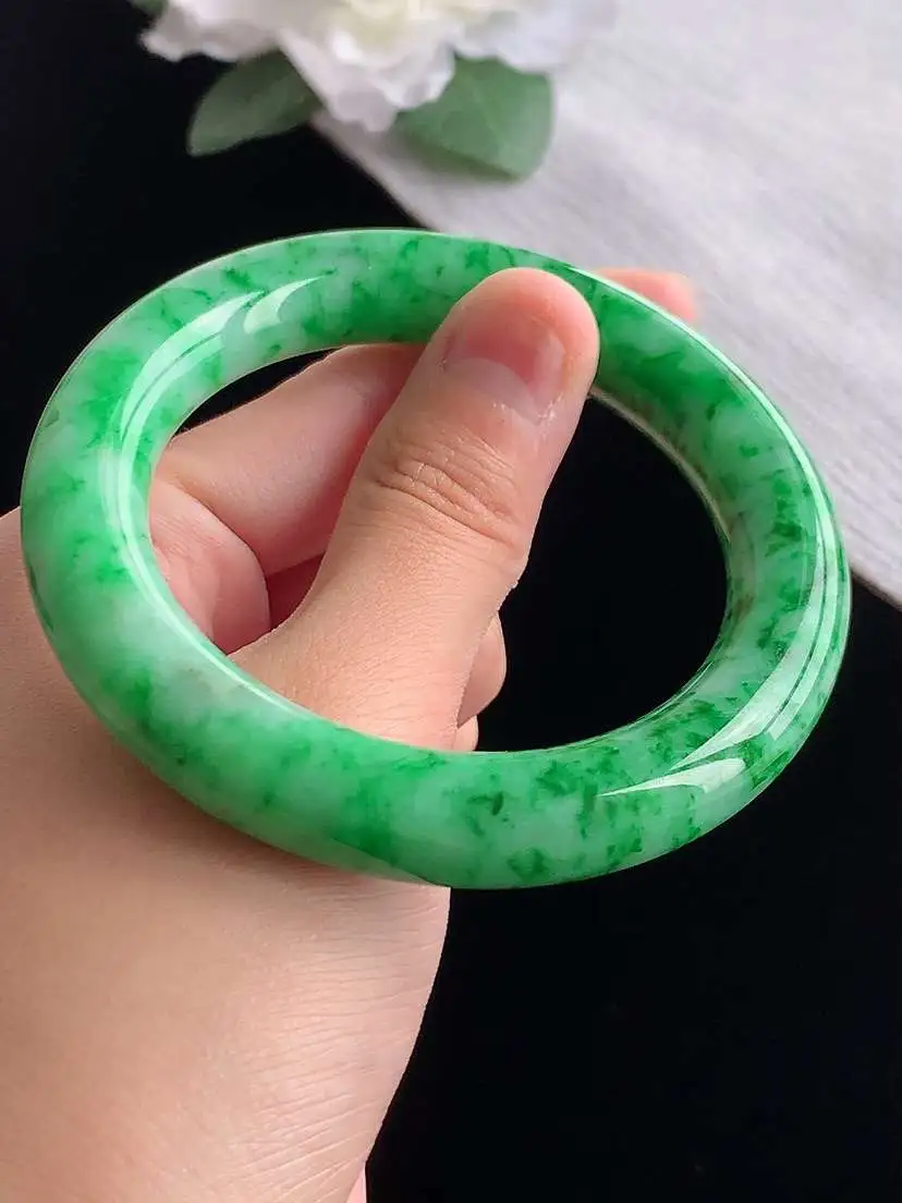 a货翡翠老坑冰种满绿胖圆条手镯55-56圈口  尺寸55.8×11.6mm 重量74.00g 1029