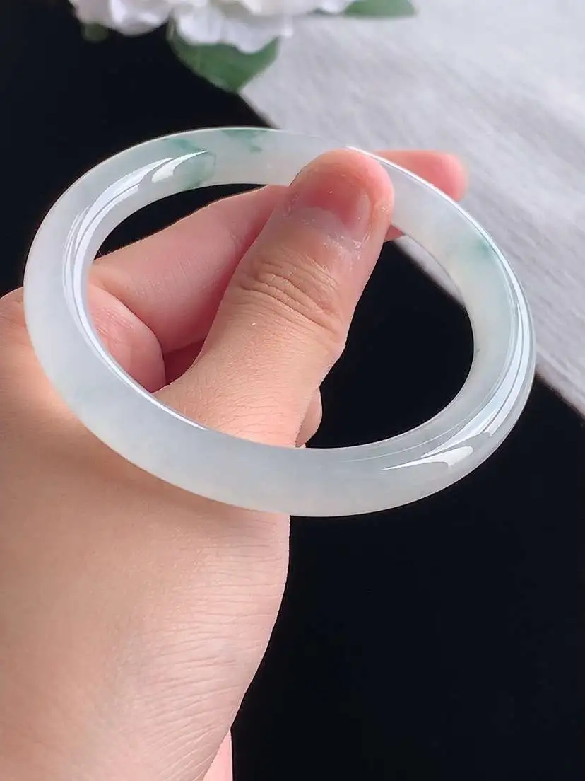 a货翡翠老坑冰种飘花圆条手镯55-56圈口 尺寸55.6×8.5mm 重量38.43g 1028