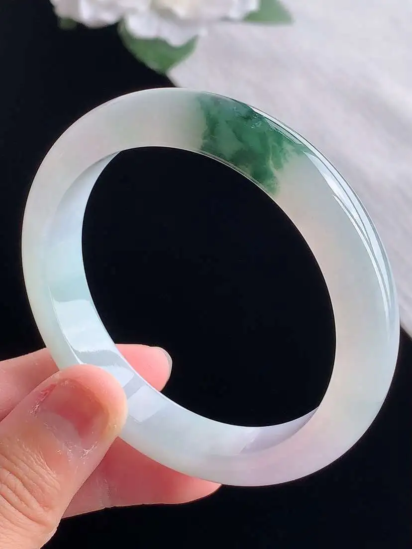 a货翡翠老坑冰种飘花正装正圈手镯55-56圈口  尺寸55×11.8×8.4mm 重量50.74g 
