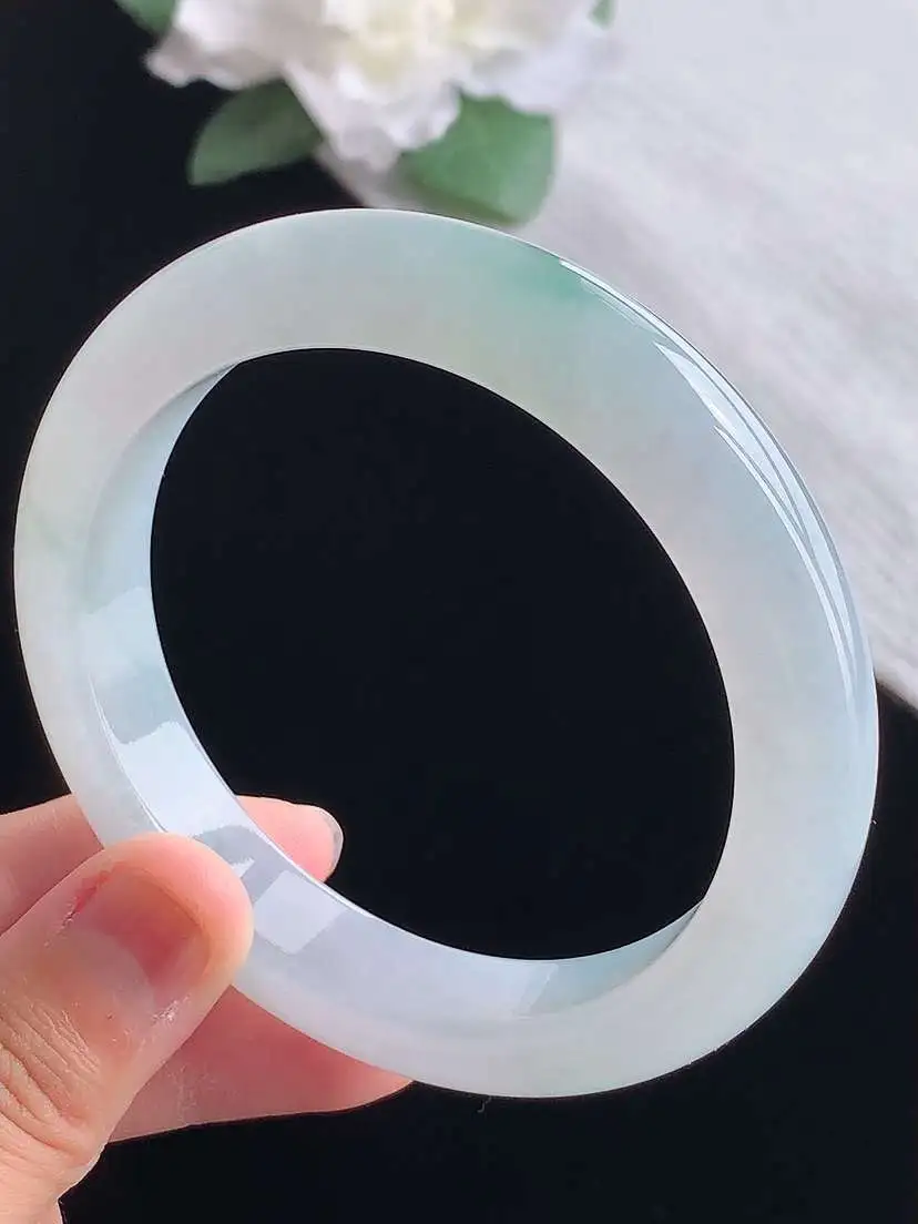 a货翡翠老坑冰种飘花厚装正装正圈手镯59-60大圈口 尺寸59.8×12×9.2mm 重量70.60