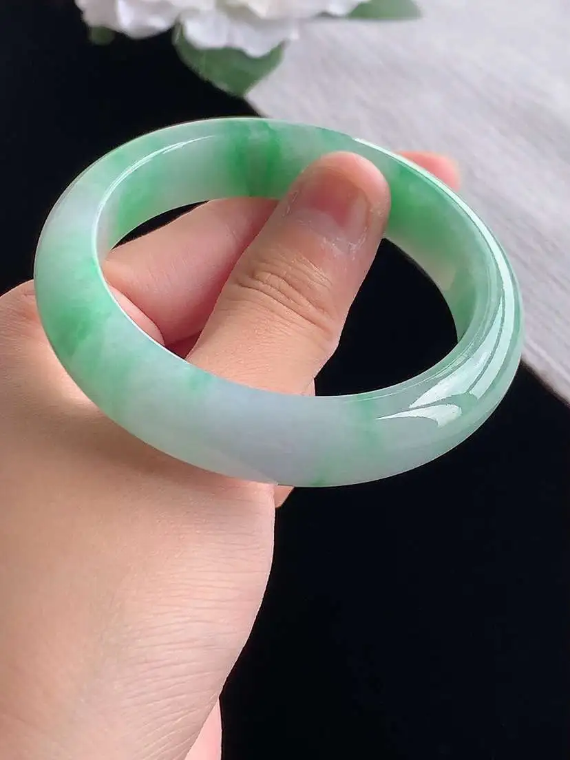 a货翡翠老坑冰种春带彩紫罗兰飘绿正装正圈手镯53-54圈口  尺寸53.6×13×8.4mm 重量6