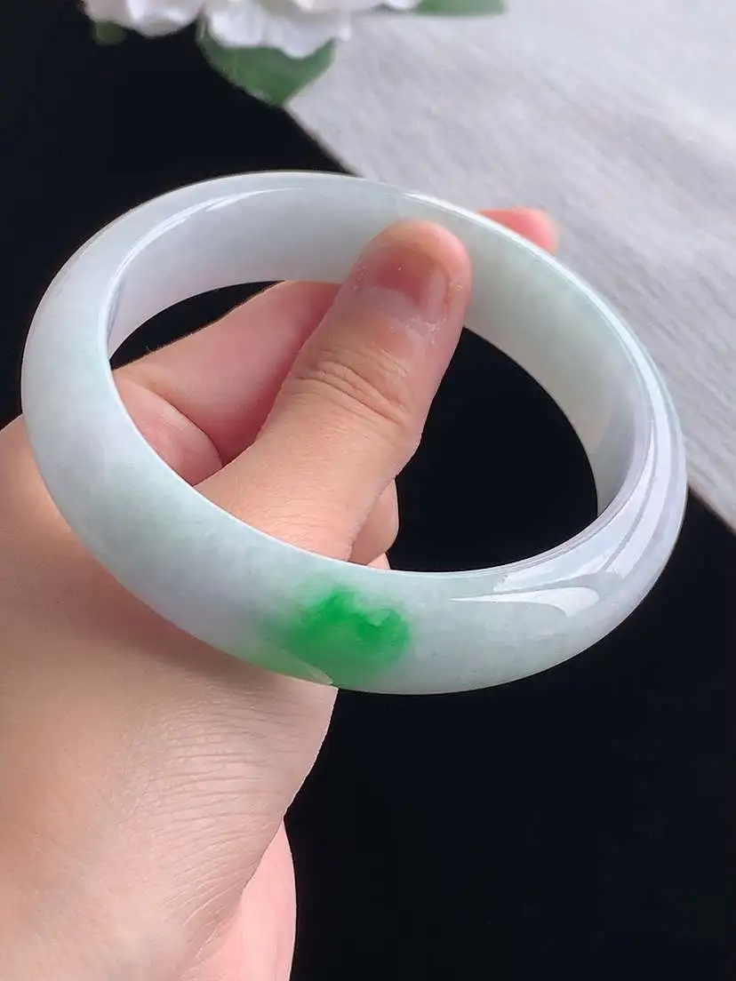 a货翡翠老坑冰种春带彩紫罗兰飘绿正装正圈手镯64-65大圈口  尺寸64.8×15.4×8.4mm 重量87.75g 1028