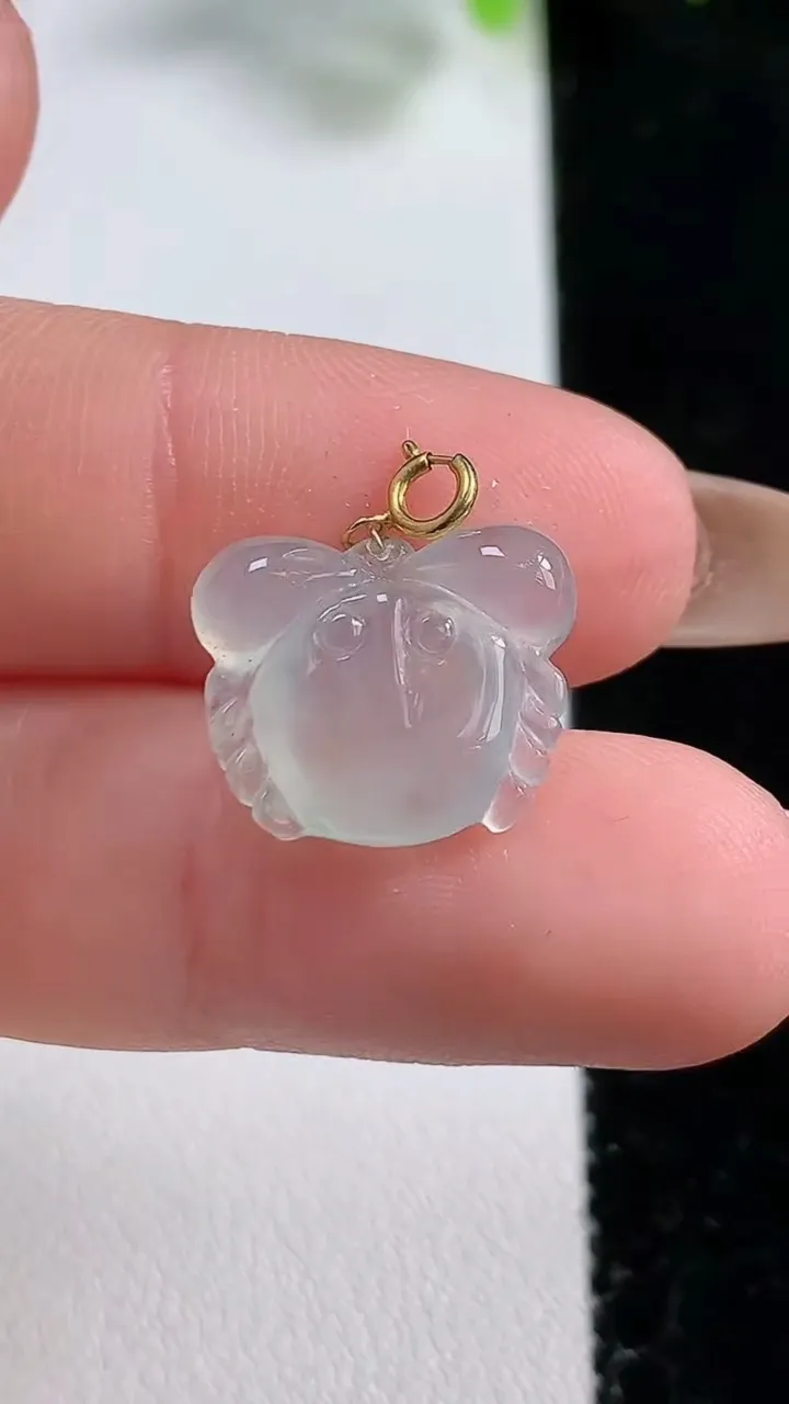 天然A货翡翠种白冰螃蟹 八方来财吊坠，尺寸12-15-3.7，重量:1.51g
10月30日