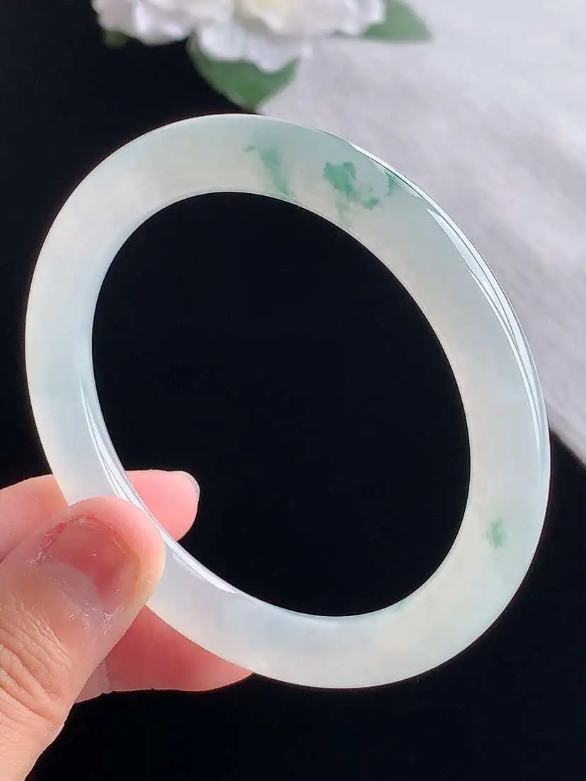 a货翡翠老坑冰种飘花圆条手镯55-56圈口 尺寸55.6×8.5mm 重量38.43g 1028