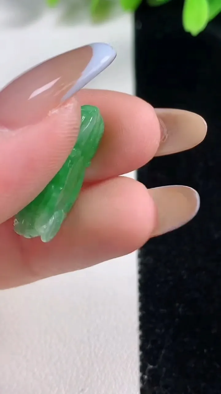 天然A货翡翠貔貅镶嵌件，尺寸22-12-7，重:3.30g
10月30日