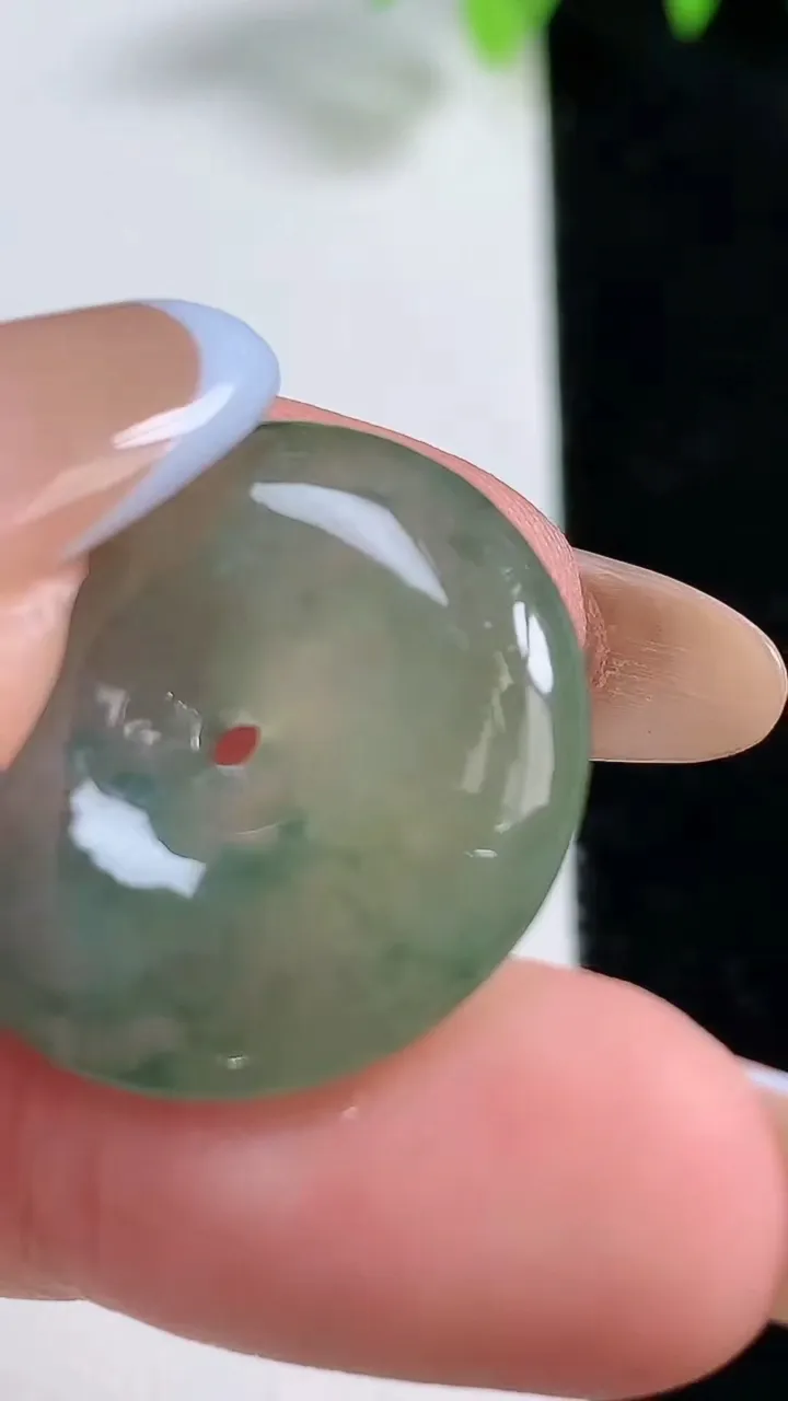 天然A货翡翠冰种飘花平安扣吊坠，尺寸22.4-5.6，重量:6.15g
10月30日