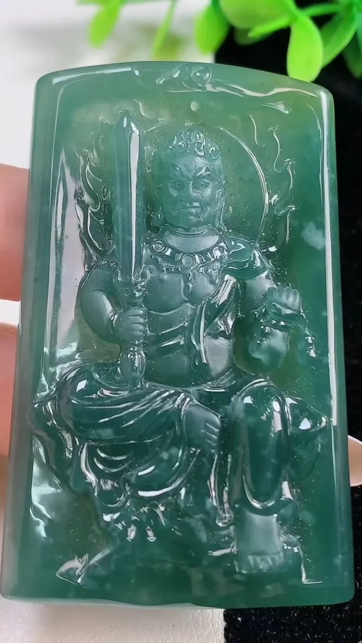 天然A货翡翠蓝水不动明王吊坠，尺寸65-41-8，重:47.66g
10月30日