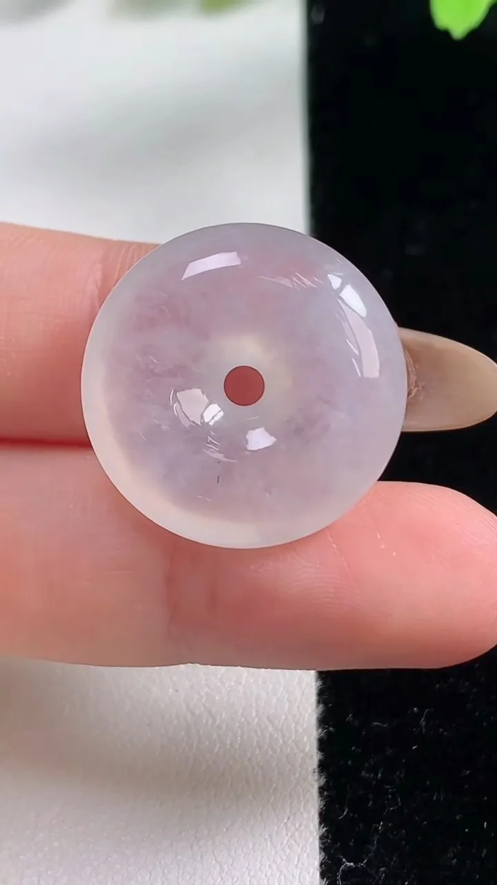 天然A货翡翠平安扣吊坠，尺寸22.5-6，重:5.85g
10月30日