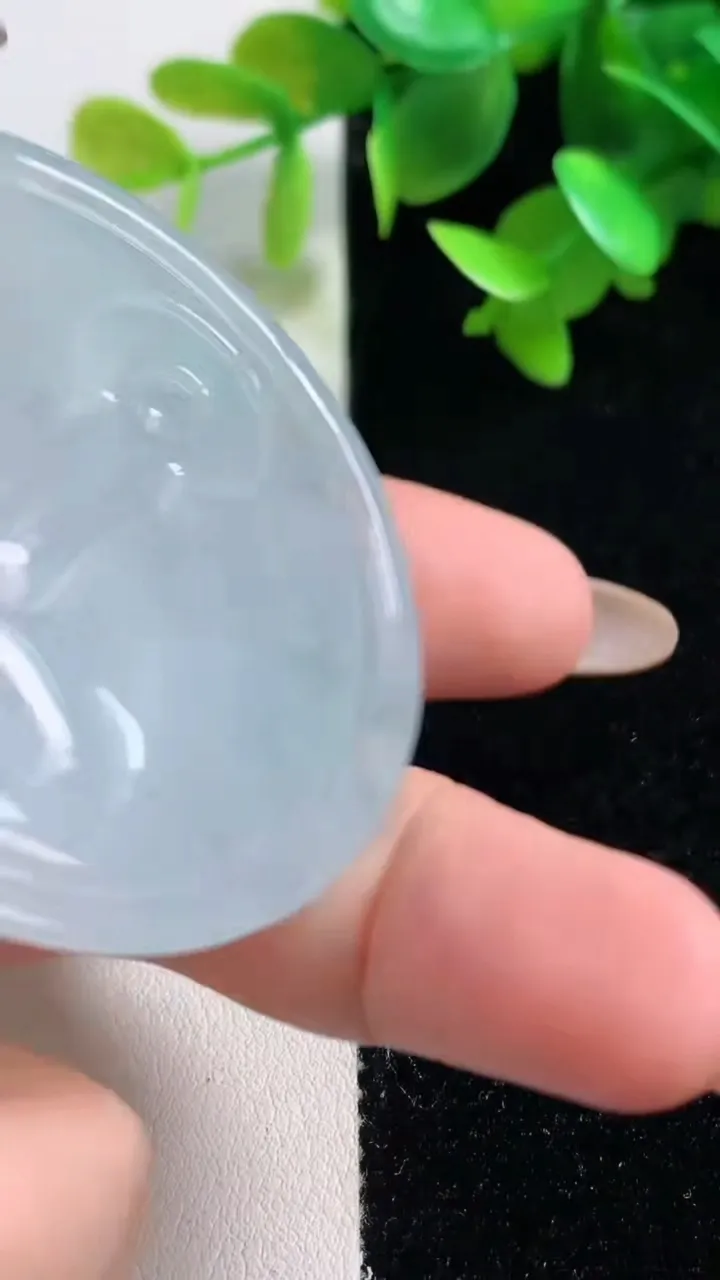 天然A货翡翠大日如来吊坠，尺寸54-5.8，重量:36.41g
10月30日