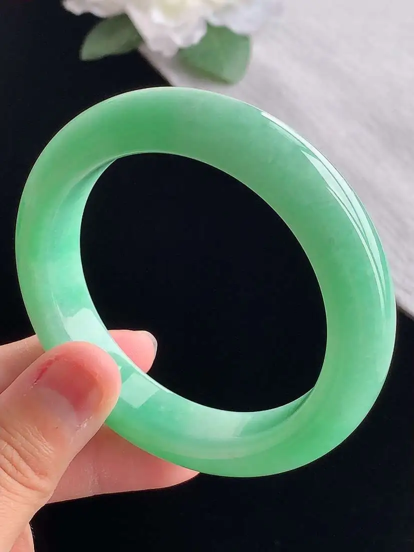 a货翡翠老坑冰种满绿厚装正装正圈手镯54-55圈口 尺寸54.8×12×9.5mm 重量68.43g 1029