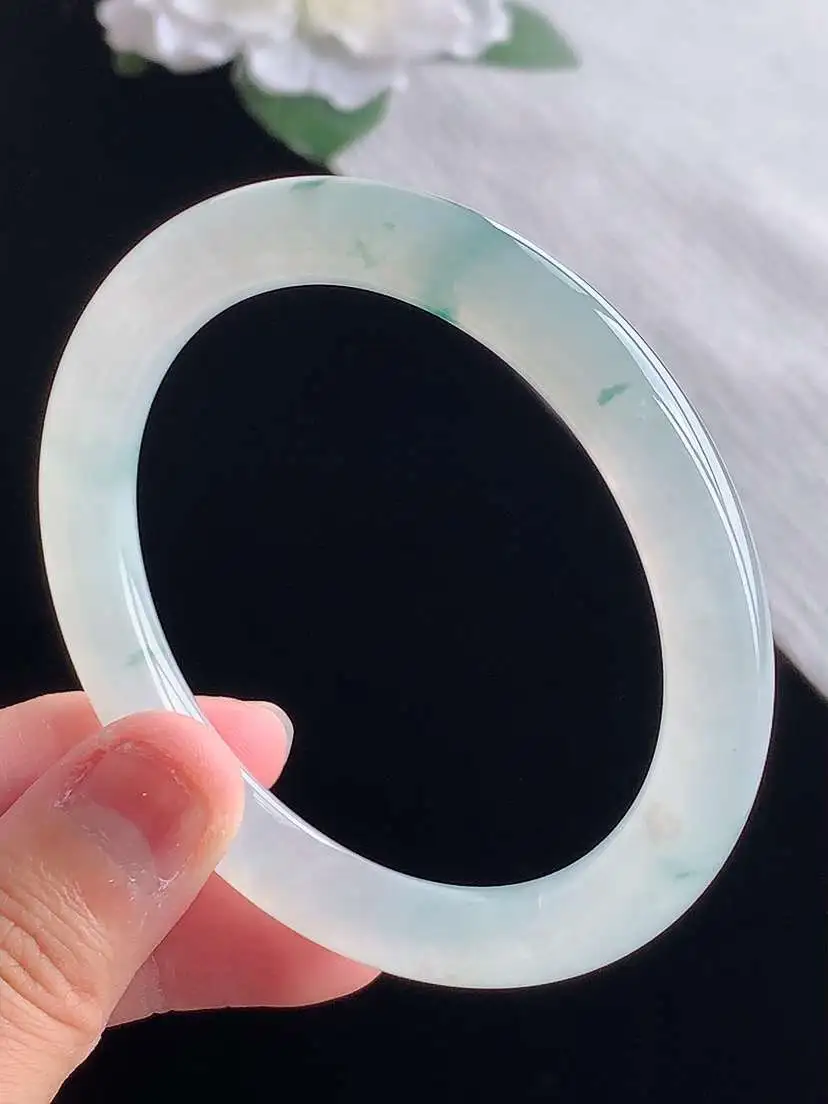 a货翡翠老坑冰种飘花圆条手镯55-56圈口 尺寸55.6×8.5mm 重量38.43g 1028