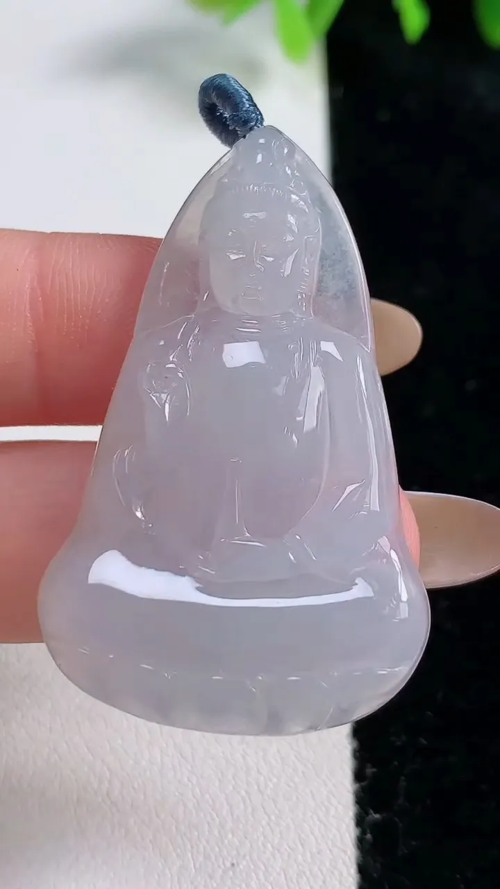 天然A货翡翠观音菩萨吊坠，尺寸45.6-28.8-5.5，重量:10.37g
10月31日