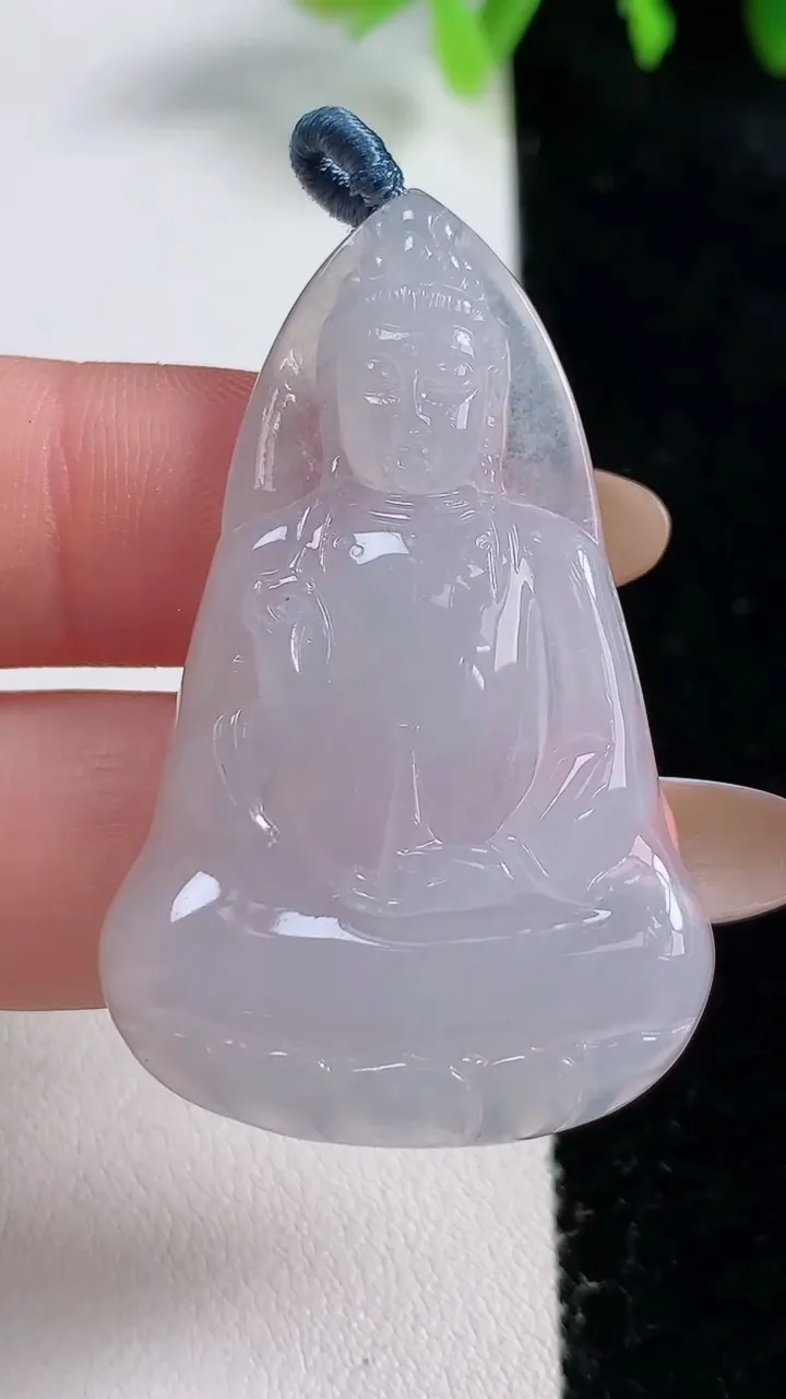 天然A货翡翠观音菩萨吊坠，尺寸45.6-28.8-5.5，重量:10.37g
10月31日
