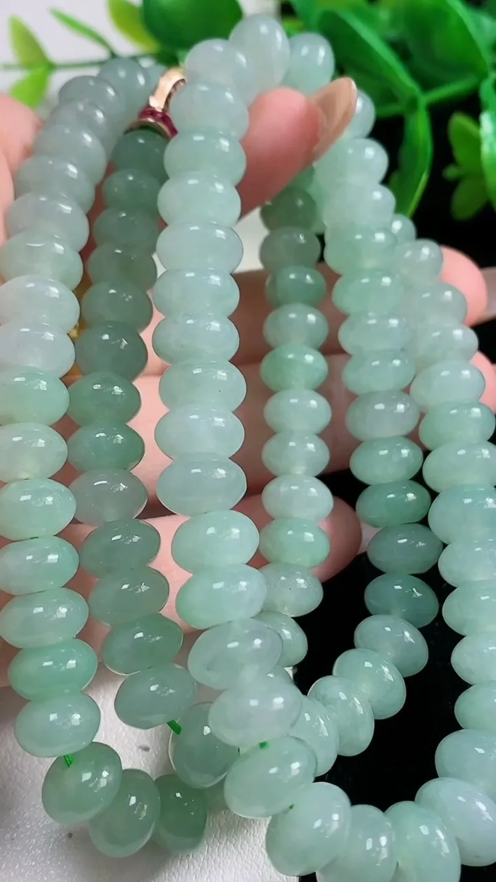 天然A货翡翠算盘珠项链，尺寸9-5.9-106颗，重量:88.83g10月31日
工厂直销收藏佳品,