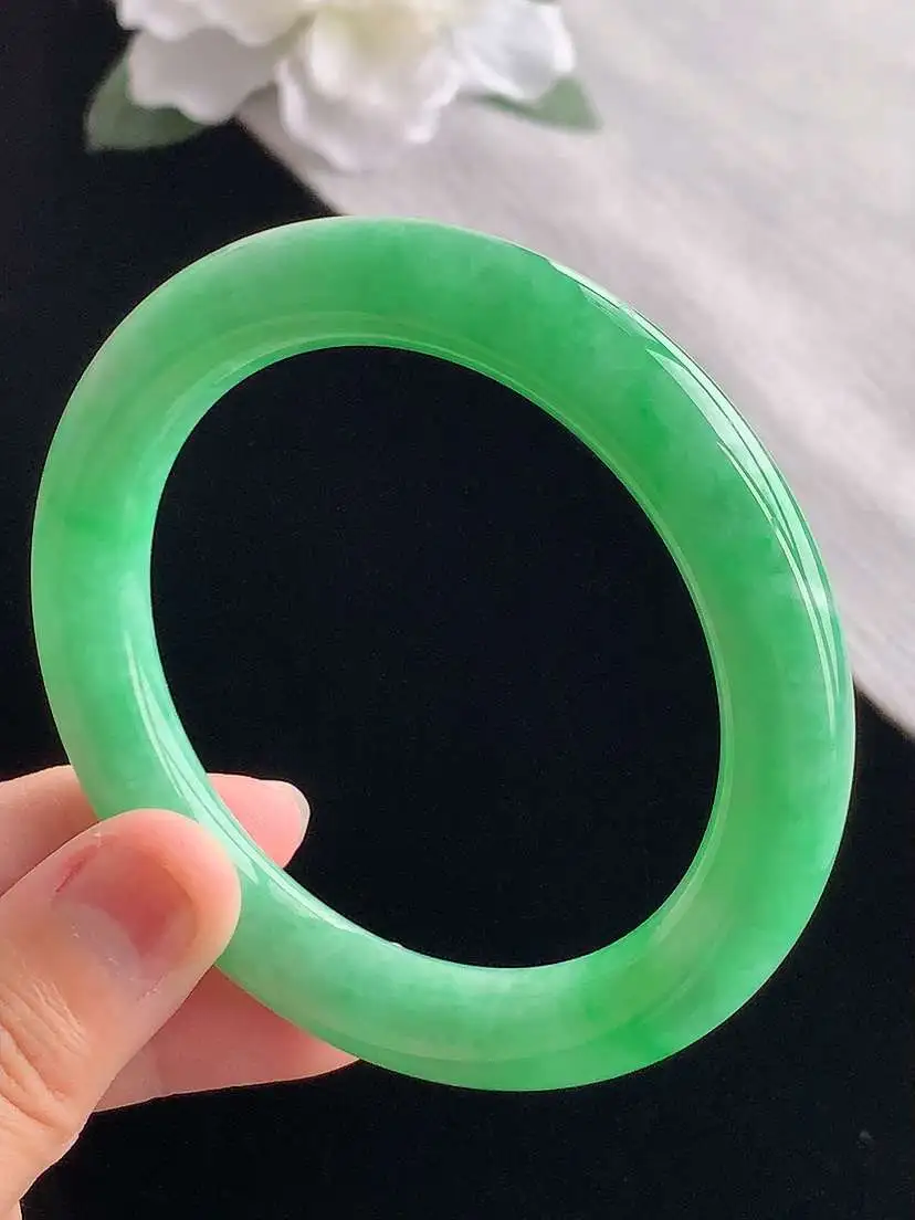 a货翡翠老坑冰种满绿圆条手镯56-57圈口  尺寸56.3×10.4mm 重量58.60g 1030