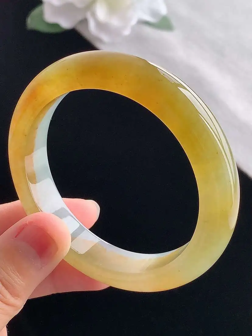a货翡翠老坑冰种飘黄翡正装正圈手镯53-54圈口  尺寸53.5×12×8.5mm 重量54.68g