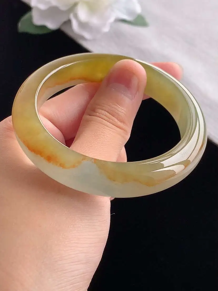a货翡翠老坑冰种飘黄翡正装正圈手镯53-54圈口  尺寸53.5×12×8.5mm 重量54.68g 1030