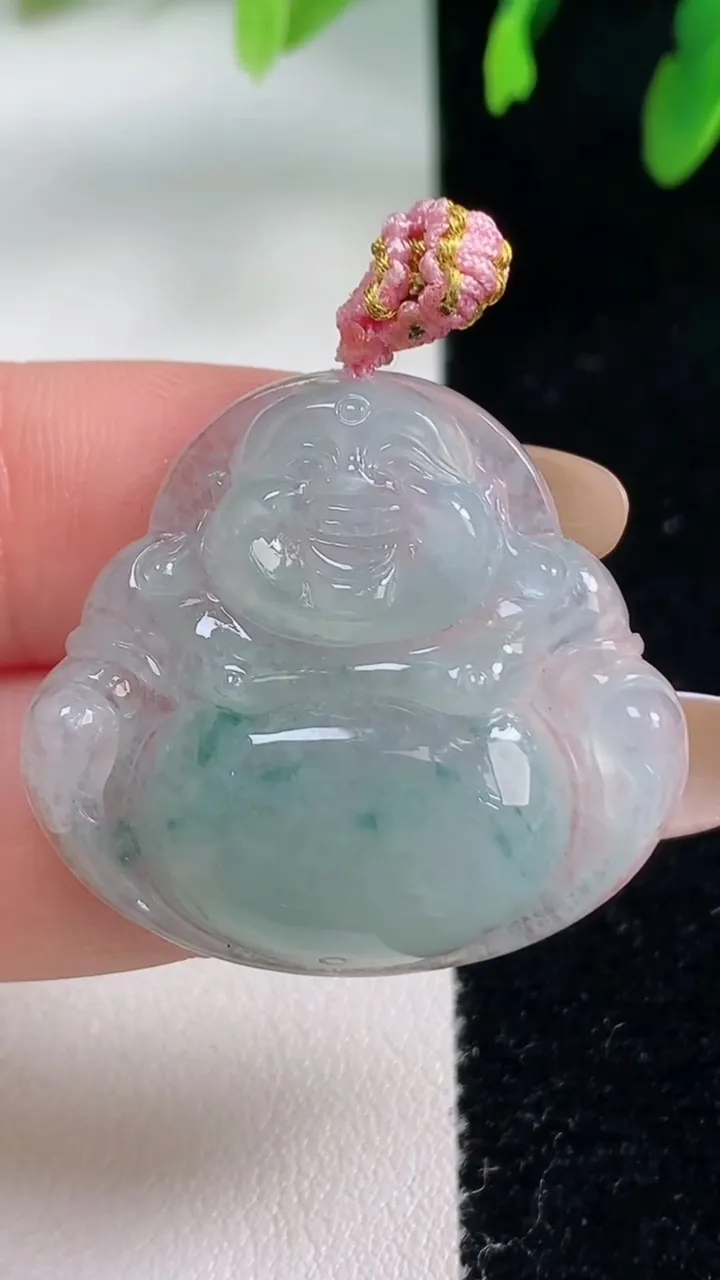 天然A货翡翠冰种飘花佛公吊坠，尺寸28.9-31.5-6.3，重量:8.15g
10月31日