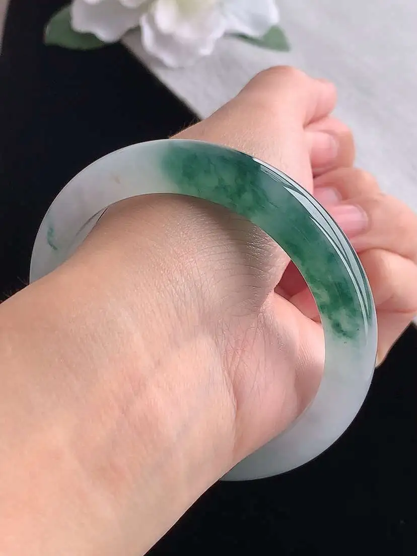 a货翡翠老坑冰种飘花正装正圈手镯57-58圈口  尺寸57.8×12.2×8.6mm 重量61.95g 1030