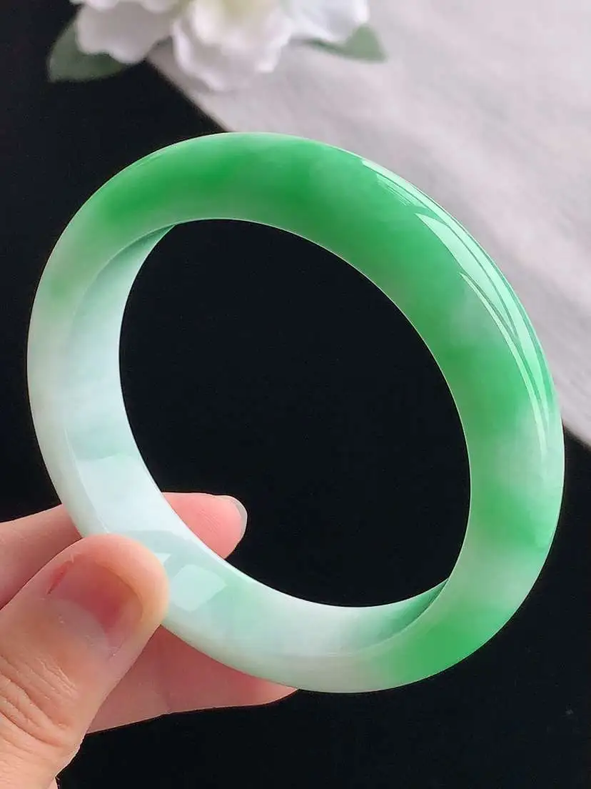 a货翡翠老坑冰种飘绿半山半水正装正圈手镯58-59圈口 尺寸58×14.8×8.6mm 重量71.1