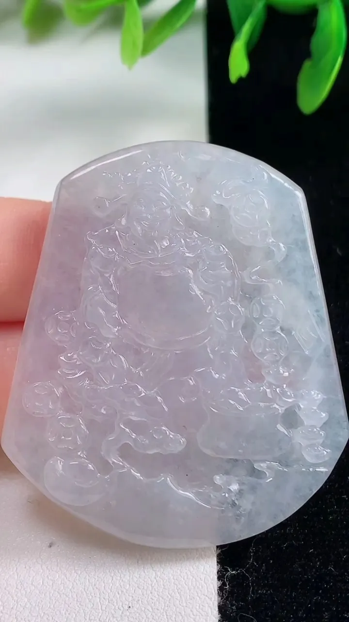 天然A货翡翠财神爷吊坠，尺寸50.5-43.3-5.5，重量:23.56g
10月31日