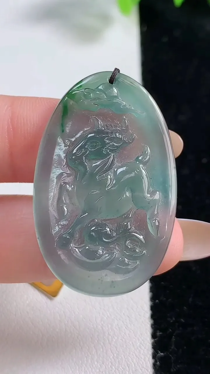 天然A货翡翠蓝水生肖羊吊坠，尺寸38.5-24.7-3.3，重量:6.26g
10月31日