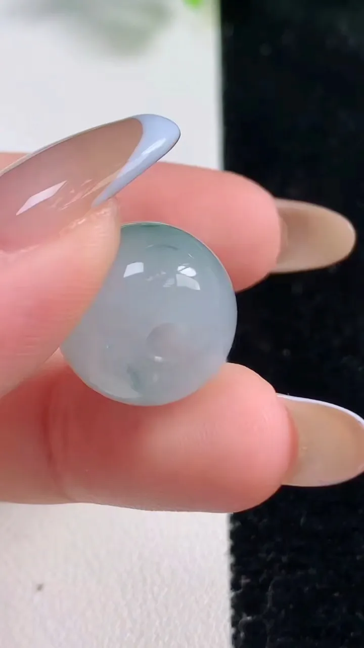 天然A货翡翠冰种飘花路路通吊坠，尺寸16-12.6，重量:6.60g
10月31日