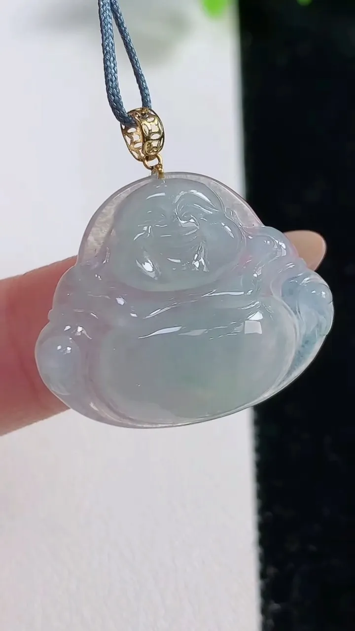 天然A货翡翠佛公吊坠，尺寸21.7-26.3-5.3，重量:4.61g
10月31日