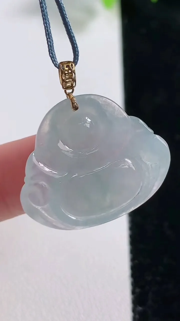 天然A货翡翠佛公吊坠，尺寸21.7-26.3-5.3，重量:4.61g
10月31日