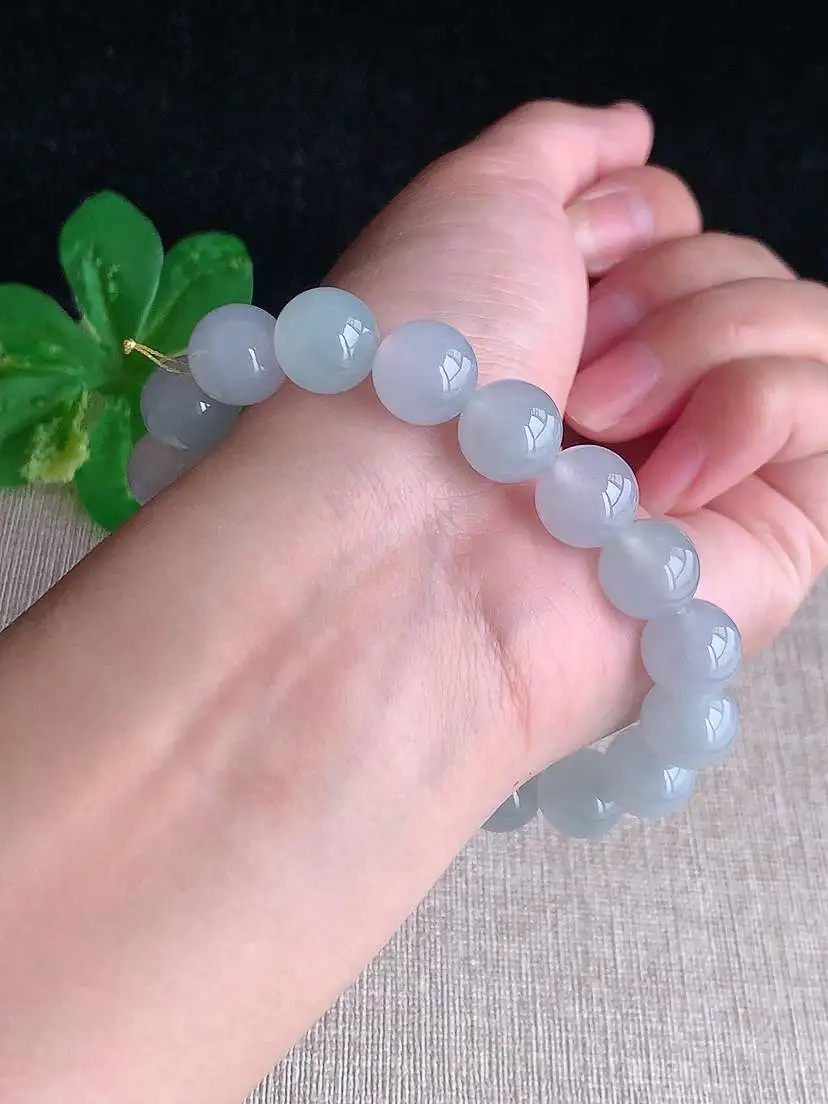 a货翡翠老坑冰种白月光圆珠佛珠手串18颗  尺寸11mm 重量43.26g 1030